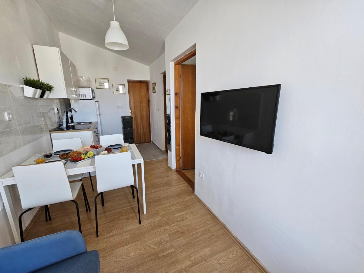 Studio Apartment Pegy Vir Dış mekan fotoğraf